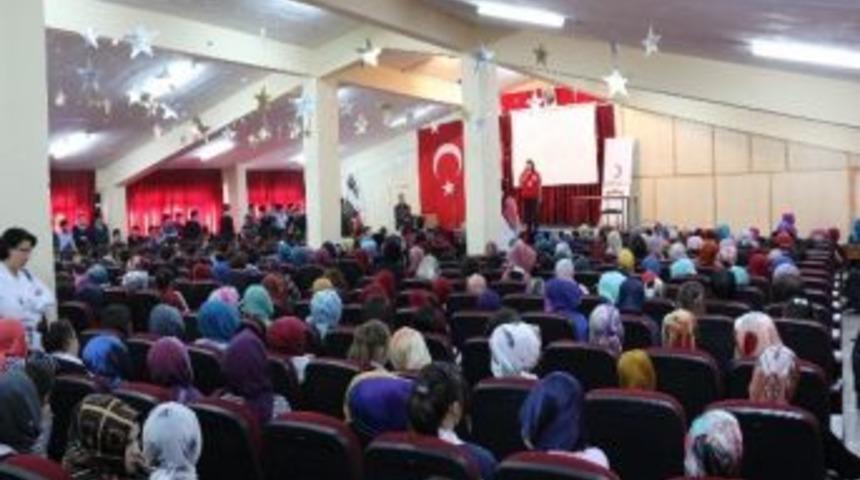 T&uuml;rk Kızılayı, Liselerde Tanıtım Seminerleri Yaptı