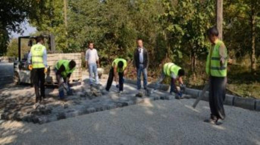 Kartepe Tren Yoluna Kilitli Parke D&ouml;şeniyor