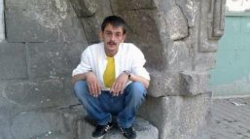 Kayseri'de Bir Kişi Kafasından Vurarak Yaralayan Zanlı Yakalandı