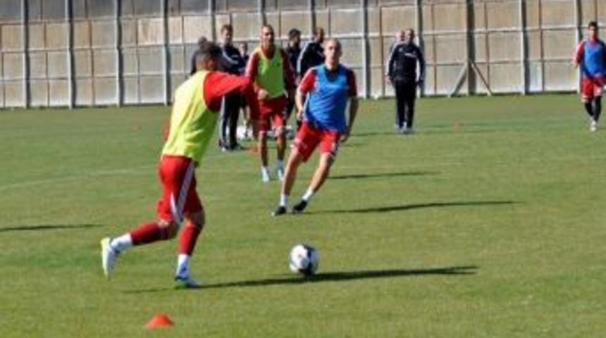 Sivasspor&rsquo;da Kayseri Erciyesspor Mesaisi S&uuml;r&uuml;yor