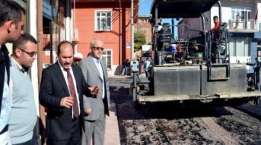 Alaca&rsquo;da Asfalt &Ccedil;alışmaları