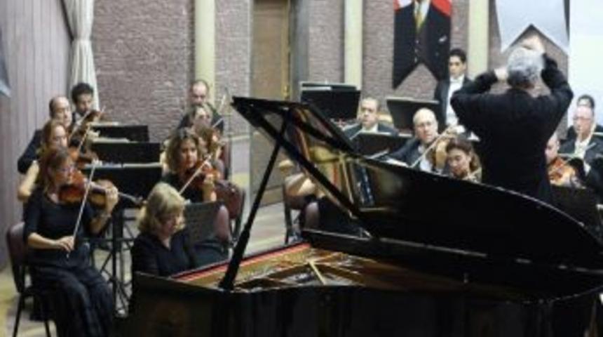 Cumhurbaşkanlığı Senfoni Orkestrası Nevşehir'de Konser Verdi