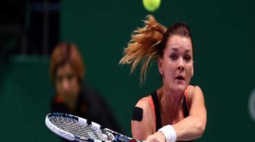 Serena Williams, Agnieszka Radwanska'yı 2 - 0 Yendi