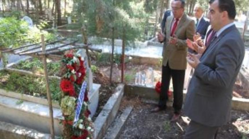 Avukat Savaş Bedir Mezarı Başında Anıldı