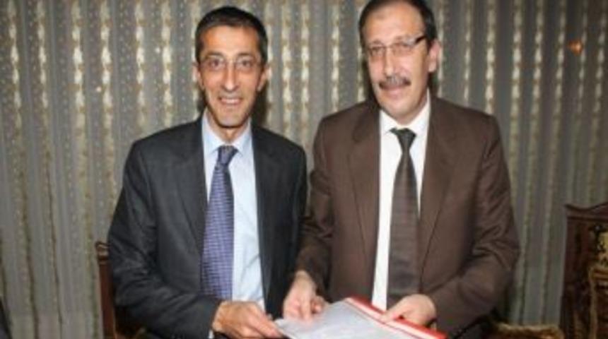 Başkan Bulutlar, Ak Parti Paland&ouml;ken İl&ccedil;e Belediye Başkanı Aday Adaylığı M&uuml;racaatını Yaptı