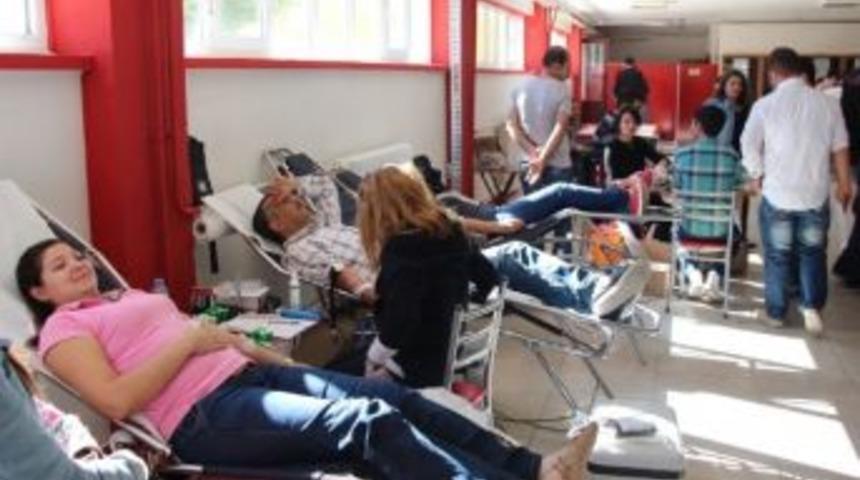 Kan Bağışına Yoğun İlgi