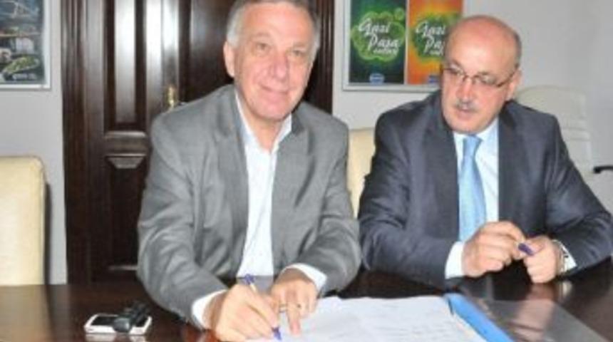 15 Bin &Ccedil;ocuk Tiyatro İzleyecek