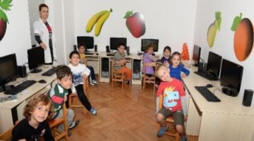 Muratpaşa Belediyesi Kreş Ve G&uuml;nd&uuml;z Bakımevi Hizmet Vermeye Devam Ediyor