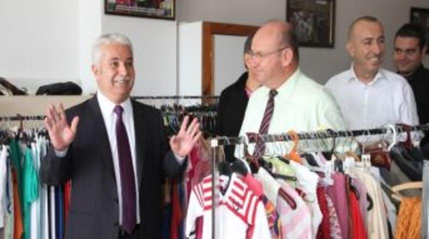 &Ccedil;ukurova Sosyal Yardım Merkezi Yoksulu Giydiriyor