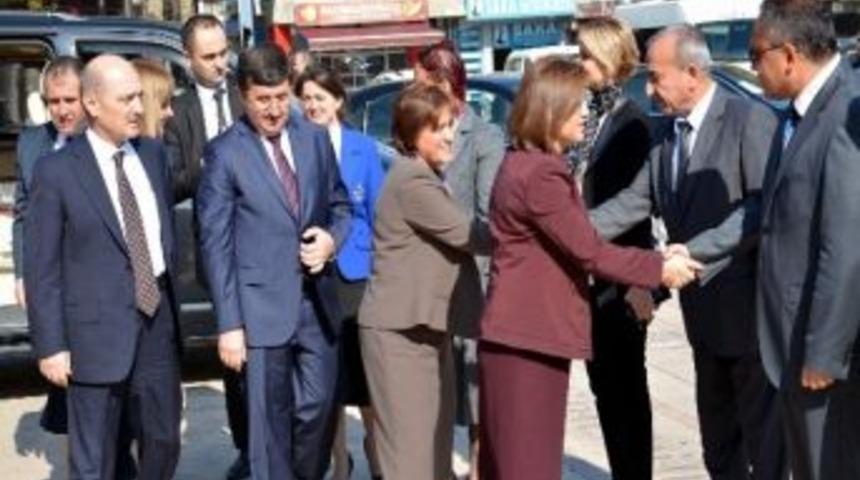 Bakan Fatma Şahin G&ouml;lc&uuml;k&rsquo;te Bebeğini Evde Terk Ederek &Ouml;l&uuml;m&uuml;ne Neden Olan &Ouml;ğretmen Anne İle İlgili Konuştu