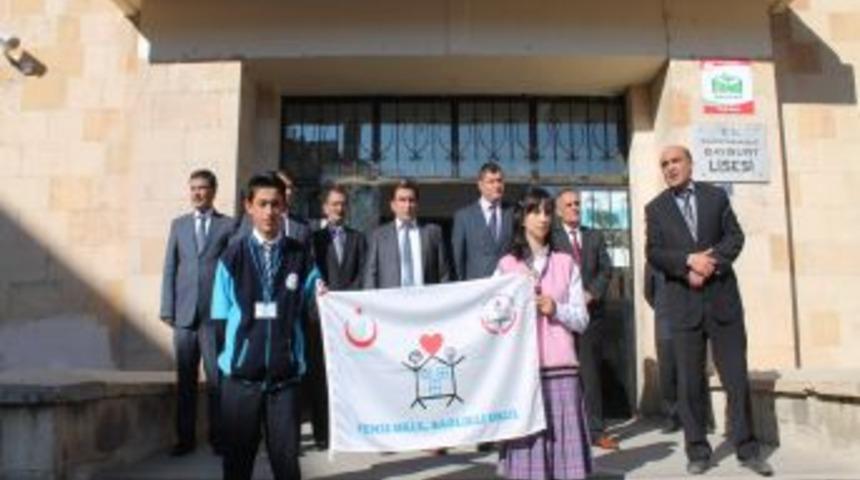 Korkut Ata Anadolu Lisesi'ne Beyaz Bayrak