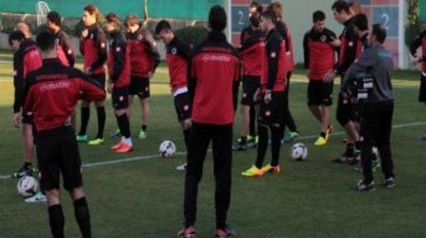 Mehmet &Ouml;zdilek: &ldquo;herkesin Keyif Aldığı Bir Takım Yapmaya &Ccedil;alışacağız&rdquo;