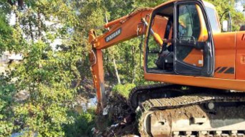 Sapanca G&ouml;l&uuml;'n&uuml; Besleyen Dereden 15 Kamyon Atık &Ccedil;ıktı