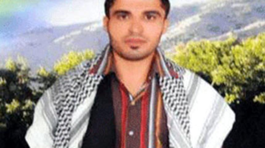 Babasını &ouml;ld&uuml;r&uuml;p cesedinin başında sigara i&ccedil;ti