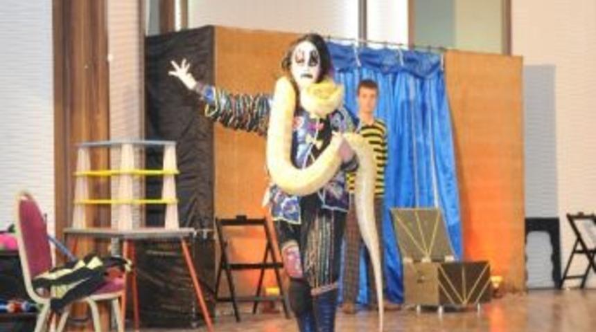 Carmen Sirki Boz&uuml;y&uuml;k Belediyesi&rsquo;nin Katkılarıyla Sahne Alıyor