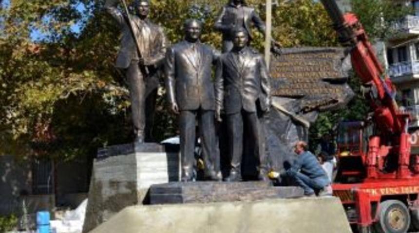 S&ouml;ke Cumhuriyet Meydanı&rsquo;na Atat&uuml;rk Anıtı
