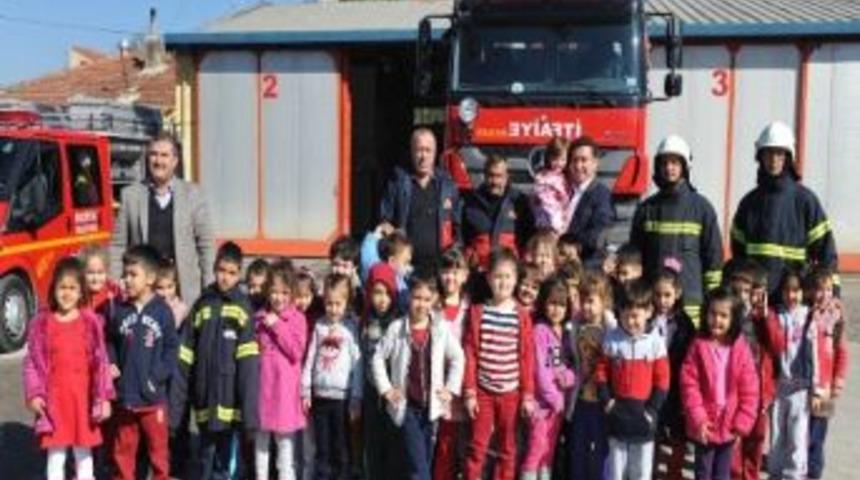 Boz&uuml;y&uuml;k'te Miniklere Yangın Eğitimi