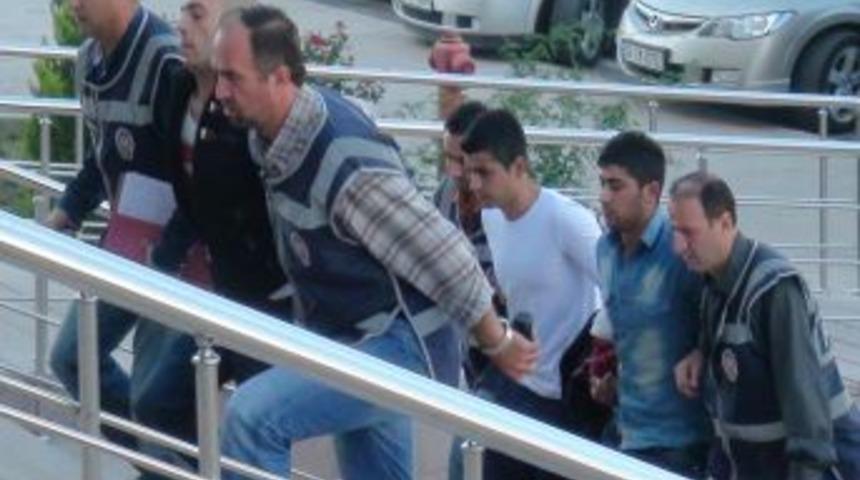 Esnaftan Hara&ccedil; Alan 3 Kişi Tutuklandı