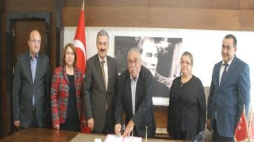 T&uuml;rkiye&rsquo;nin İlk İmam Hatip K&uuml;lliyesi Kuşadası&rsquo;na Yapılıyor