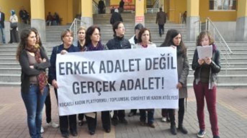 İ&ccedil;eride Dava, Dışarıda Tepki