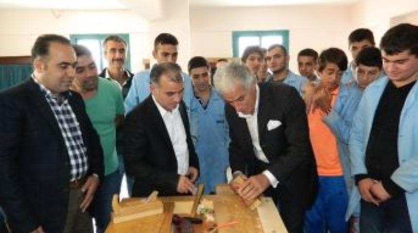 Chp'li Salih Erkek, Rendeyi Aldı Eline