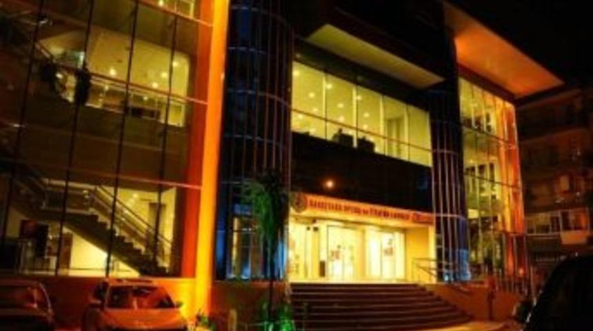 Karşıyakalılar Operayı &Ccedil;ok &Ouml;zlemiş