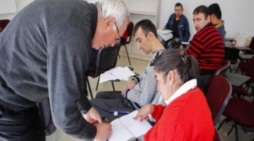 Sincan&rsquo;da Engellilere Okuma Yazma Kursu A&ccedil;ıldı