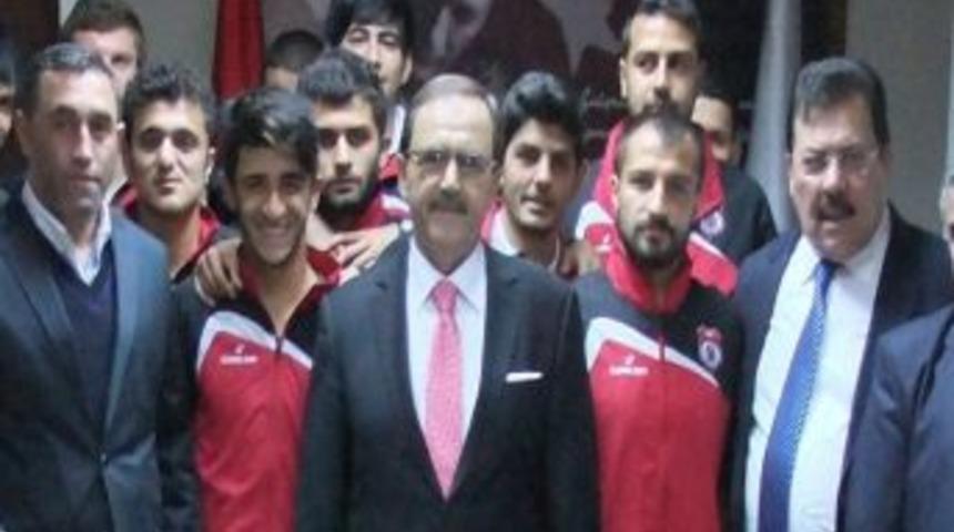 Sporculardan Başkan Şahin&rsquo;e Destek