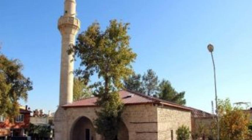 Restorasyon Yapılan Tarihi Cami İbadete A&ccedil;ıldı