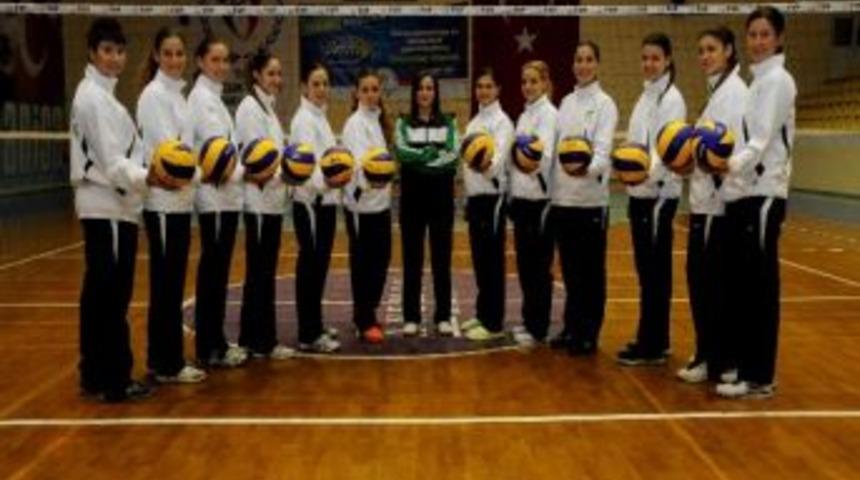 Manisa Belediyesi&rsquo;nin Sultanları 3. Lige Hazır