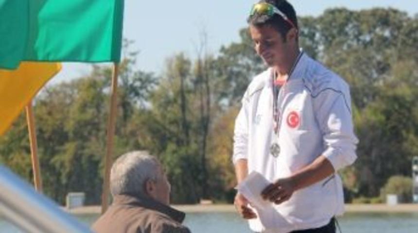 &Ccedil;arşambalı Kano Sporcusu G&uuml;m&uuml;ş Madalya Kazandı