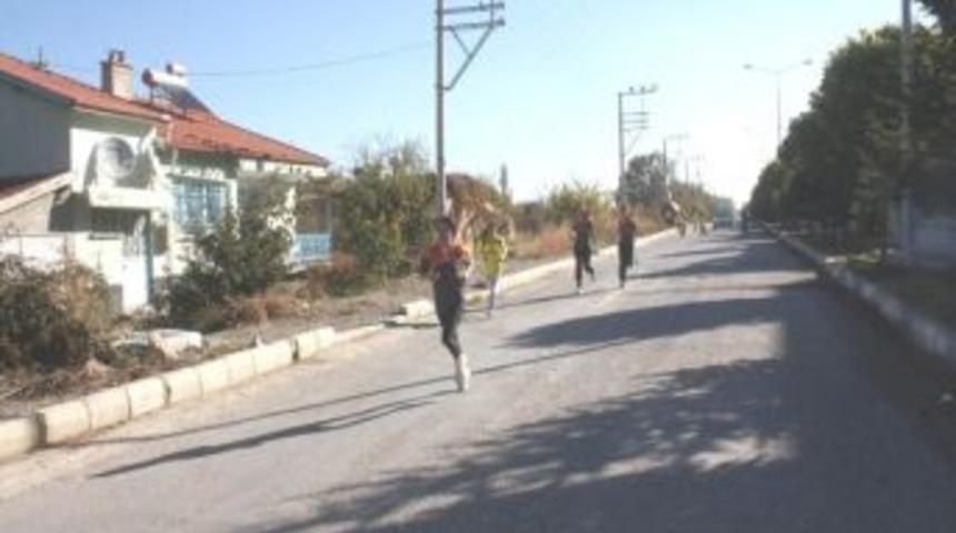 &Ccedil;ay&rsquo;da Cumhuriyet Koşusu Yapıldı