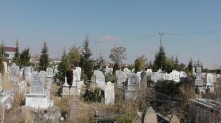 Kulu&rsquo;da Mezarlıklar Temizlenecek