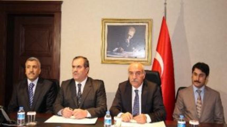 Şırnak Valiliği İle Şırnak &Uuml;niversitesi Rekt&ouml;rl&uuml;ğ&uuml; Spor Aktiviteleri İ&ccedil;in Protokol İmzaladı