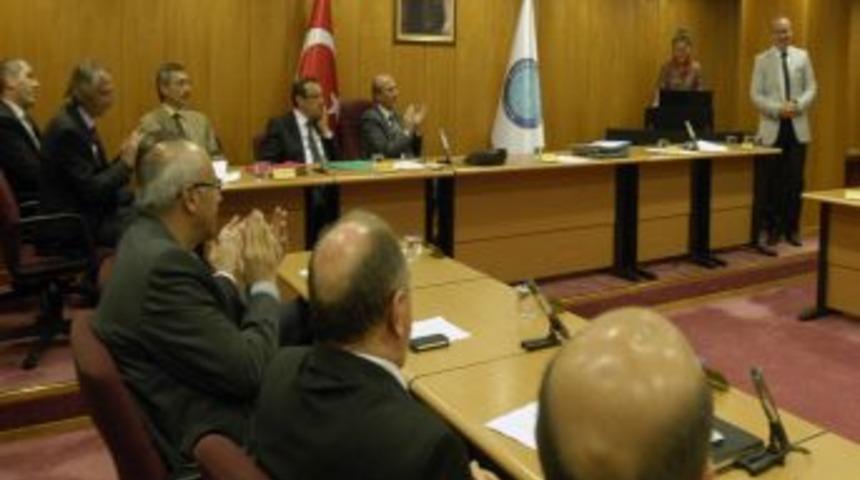 Uludağ &Uuml;niversitesi Senatosu'nda M&uuml;zik S&uuml;rprizi