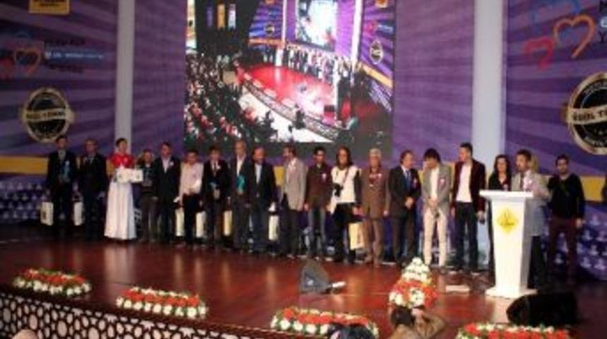 Mutlu Aile Yarışmasının &Ouml;d&uuml;l T&ouml;reni Yapıldı