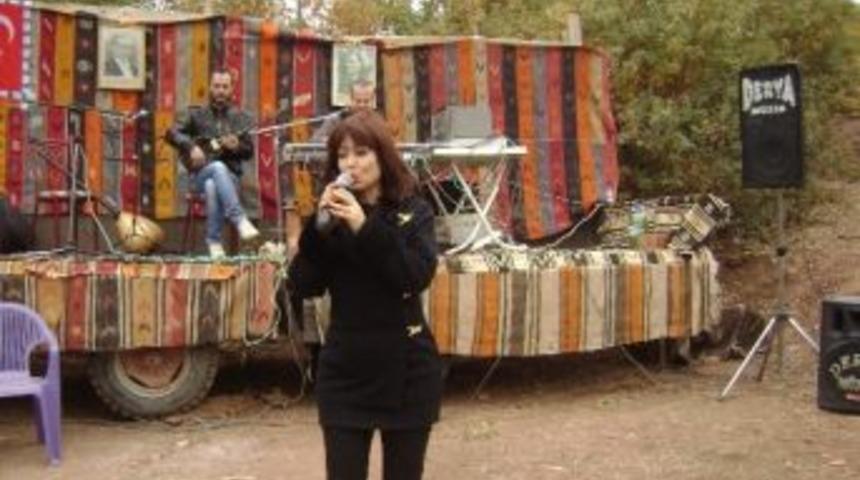 G&uuml;lderesi K&ouml;y&uuml;nde Geleneksel Yaz Şenliği Ve Yoğurt Festivali Yapıldı