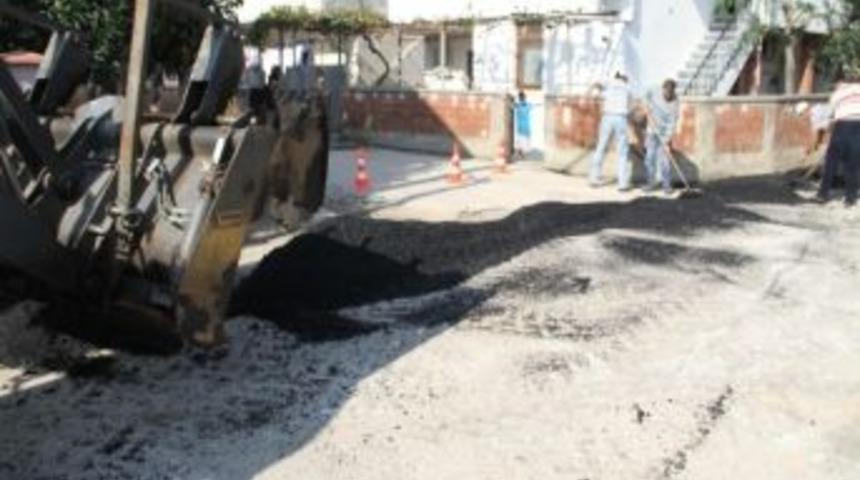 Akyazı’da Asfalt Yama Çalışmaları Devam Ediyor