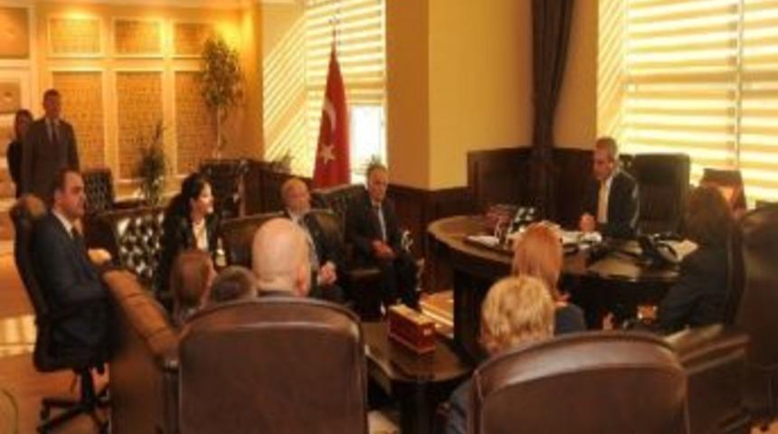 Kb&uuml; Rekt&ouml;r&rsquo;&uuml; Uysal&rsquo;a Ziyaret