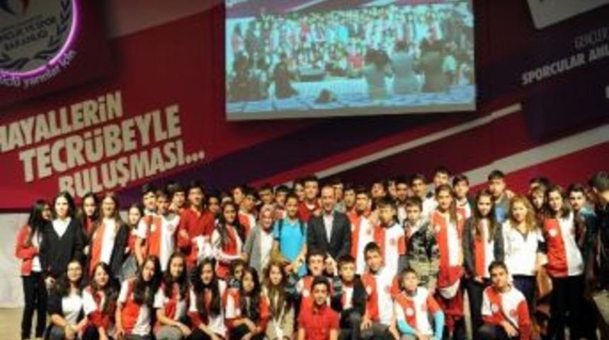 Mehmet &Ouml;zdilek, Gen&ccedil; Sporcular İle Bir Araya Geldi