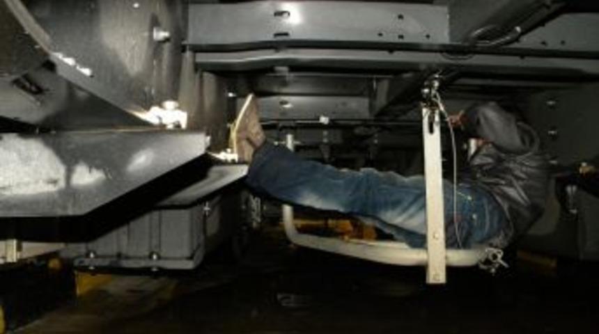 Ka&ccedil;ağın Yedek Lastik B&ouml;l&uuml;m&uuml;ndeki Tehlikeli Yolculuğu Sınırda Son Buldu