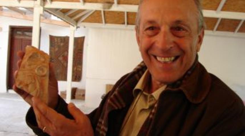 Fl&uuml;t &Ccedil;alan Adam Kabartması, Hierapolis'in Tarihini 300 Yıl Daha Geriye G&ouml;t&uuml;rd&uuml;