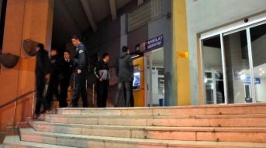 Zonguldak Belediye Binasına Sopalı Saldırı