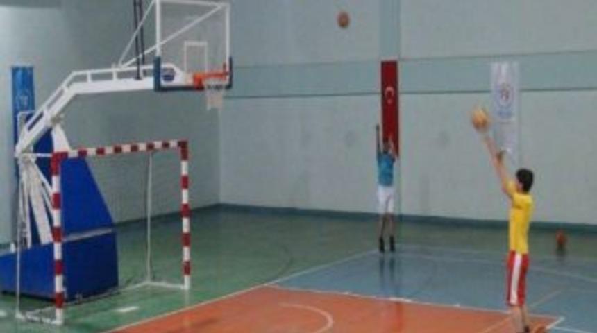 Bitlis Gen&ccedil;lik Spor Basketbol Takımı, Batman Petrol Spor Ma&ccedil;ına Hazırlanıyor