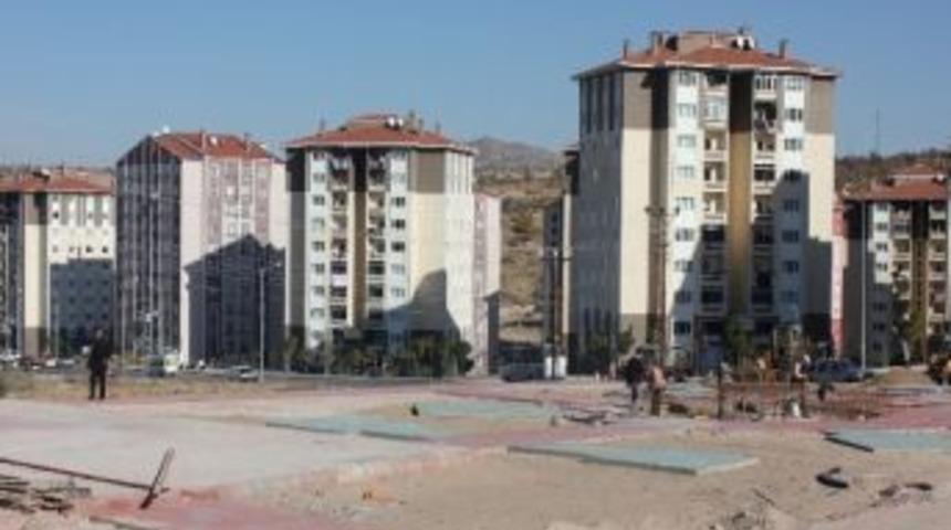 Yeni Toki Bloklarında &Ccedil;ocuk Oyun Alanı Ve Dinlenme Parkı