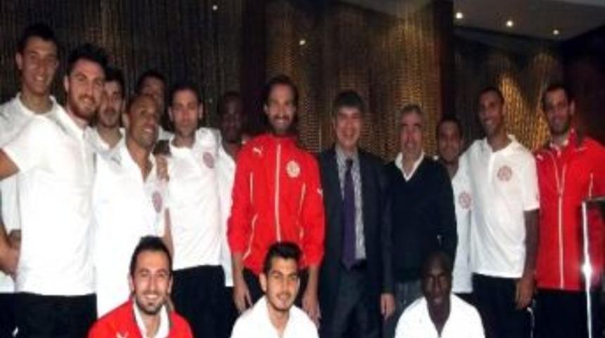 Ak Parti Genel Başkan Yardımcısı T&uuml;rel'den Antalyaspor'a S&uuml;rpriz Ziyaret