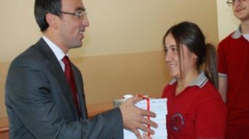 Of&rsquo;da &Ouml;ğretmen Lisesi &Ouml;ğrencilerine Ek Kaynak Desteği