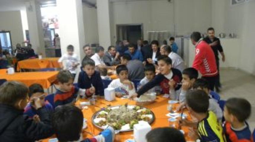 &Ouml;zel Bur&ccedil; Kozan Koleji'nden Velilere &lsquo;maklube&rsquo; Ikramı