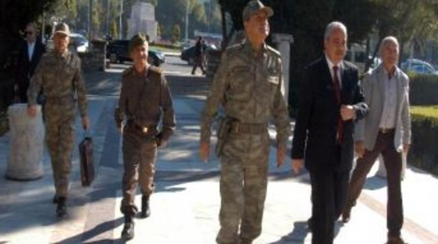 Korgeneral Alataş Vali G&uuml;ven&ccedil;er&rsquo;i Ziyaret Etti