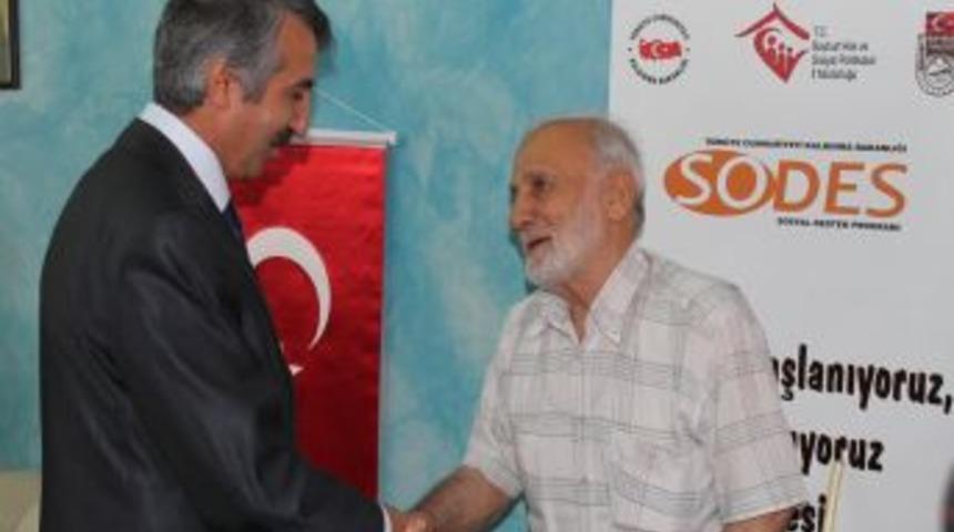 Vali &Uuml;nl&uuml;ler Huzurevi Sakinleriyle Kahvaltı Yaptı